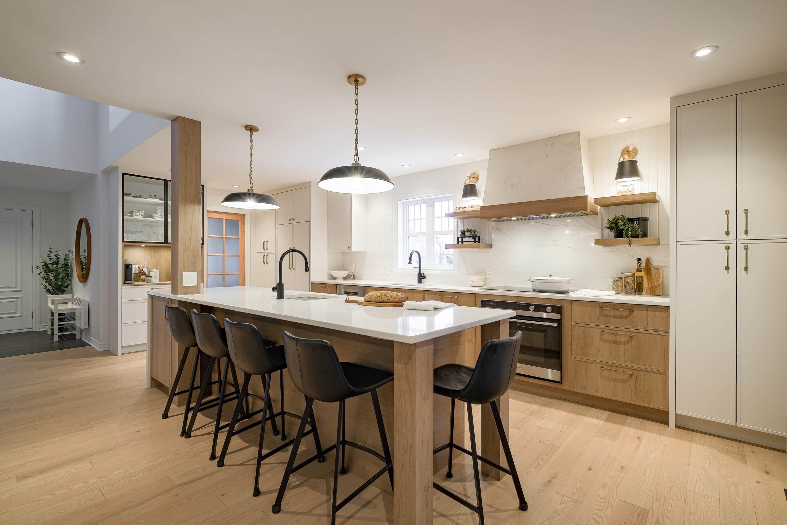Projet Luxembourg - Conception, fabrication et installation d'une cuisine moderne.